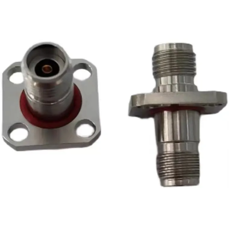 Connettore cavo coassiale RF flangiato femmina a 4 fori dritto in acciaio inossidabile da 2,92 mm per cavo coassiale Gore Cxn3506