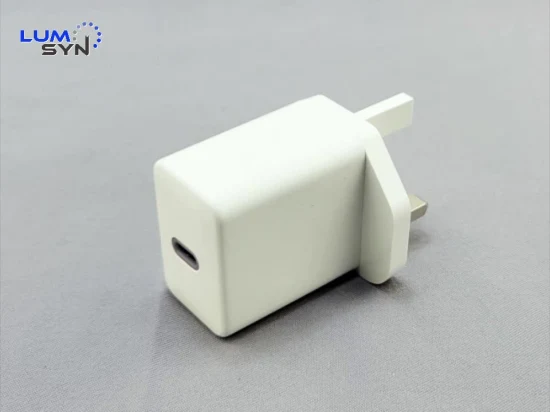 Offerta speciale per adattatore di alimentazione USB per caricabatterie rapido per iPhone 18W 20W 25W 5V 3A Pd Type C con spina UK/US/EU dalla fabbrica